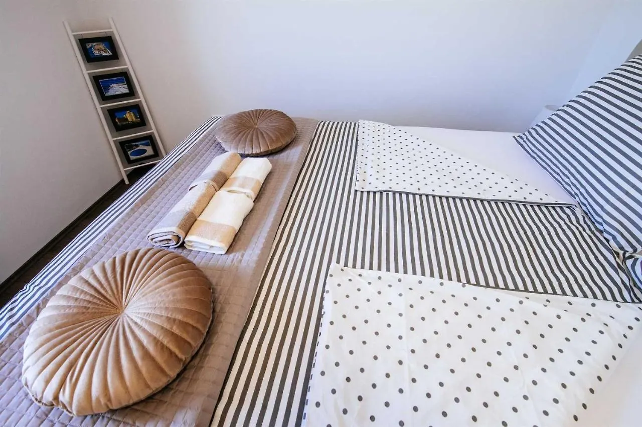 Villa Enna With Heated Pool, Zadar Crno