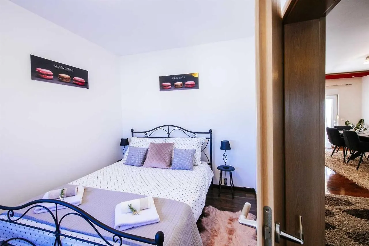 Villa Enna With Heated Pool, Zadar Crno
