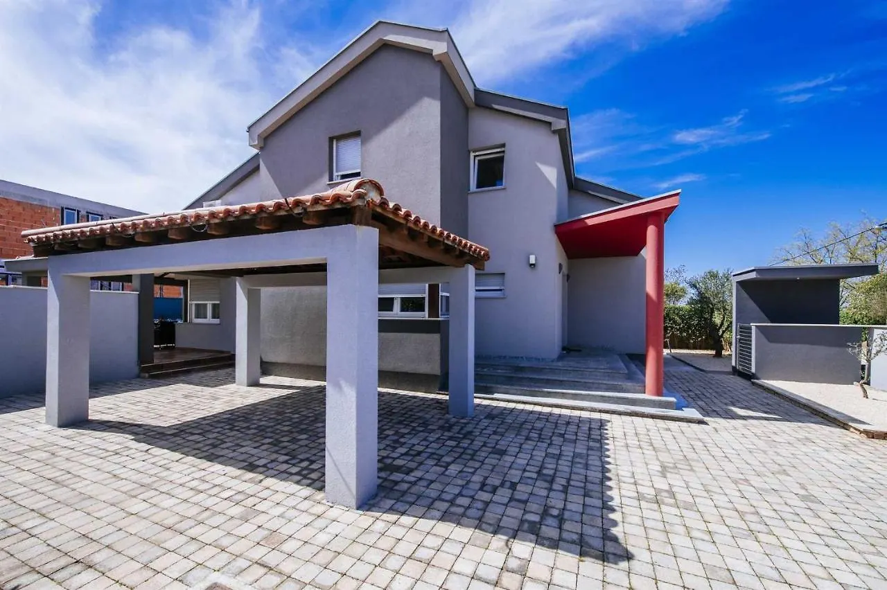 Villa Enna With Heated Pool, Zadar Crno 0*,