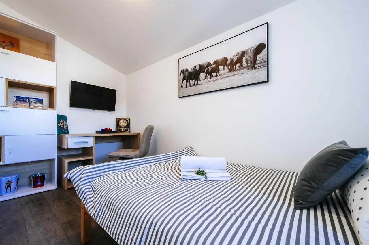 Villa Enna With Heated Pool, Zadar Crno 0*,