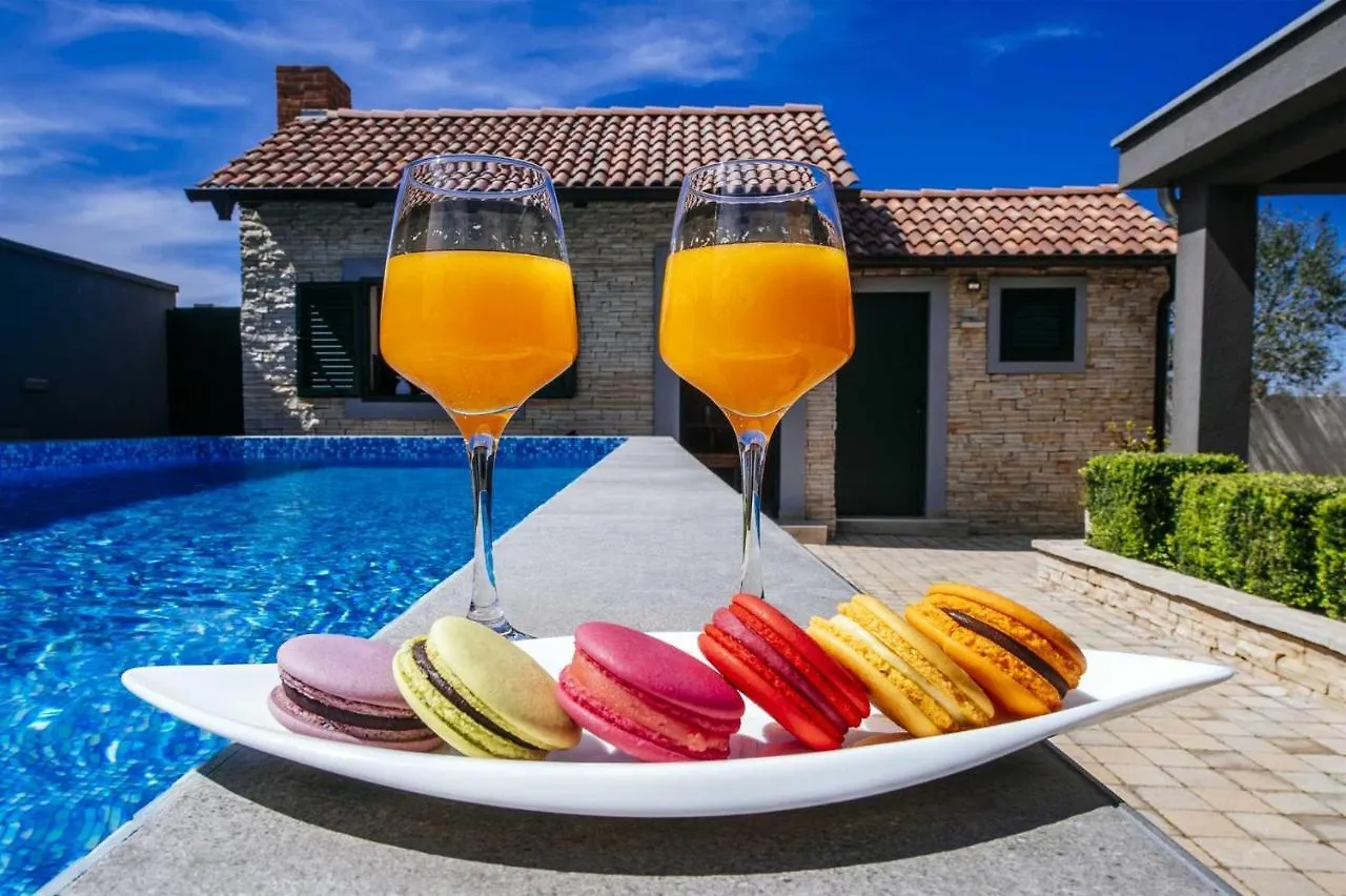 Villa Enna With Heated Pool, Zadar Crno 0*,