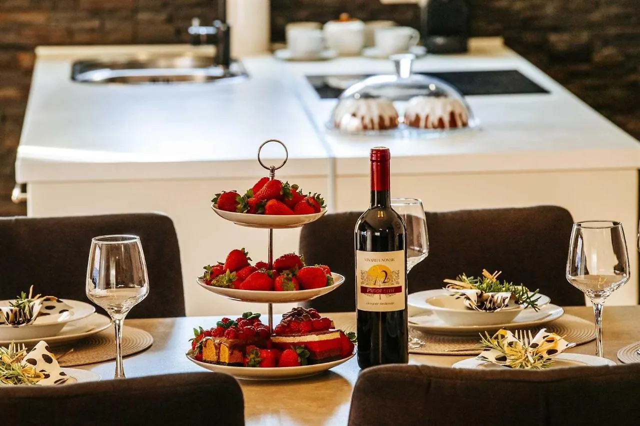 Villa Enna With Heated Pool, Zadar Crno Croatia