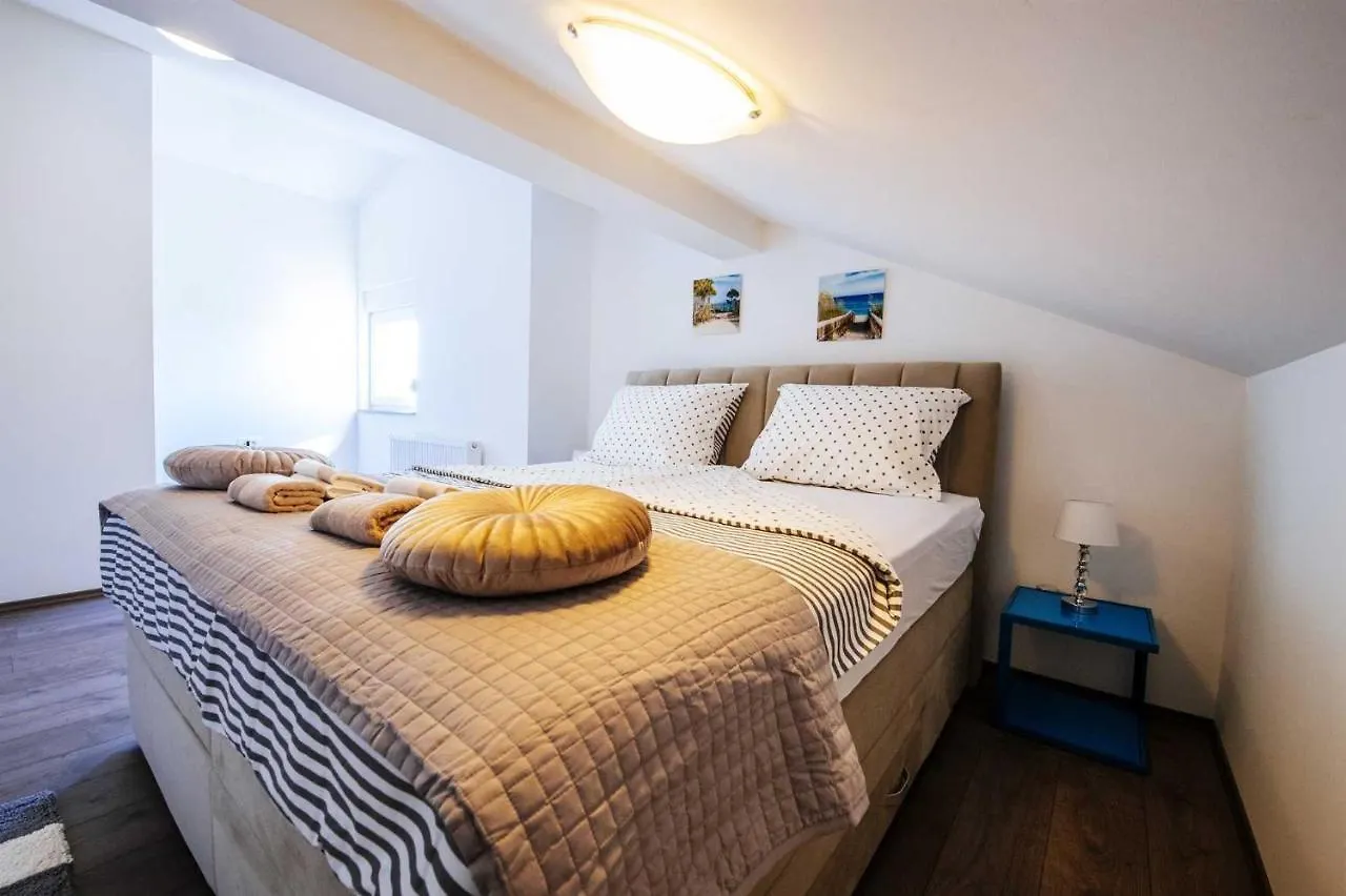 Villa Enna With Heated Pool, Zadar Crno 0*,