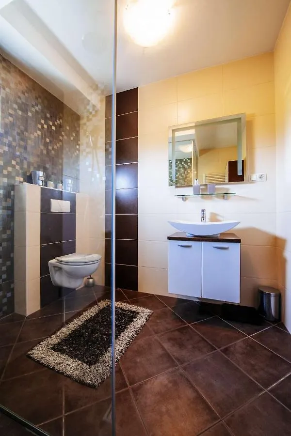 Villa Enna With Heated Pool, Zadar Crno 0*,