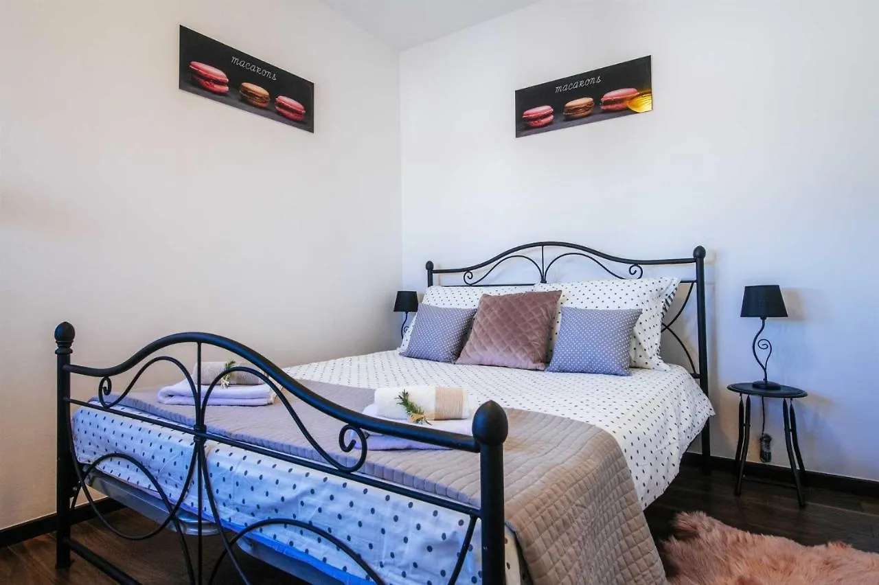 Villa Enna With Heated Pool, Zadar Crno